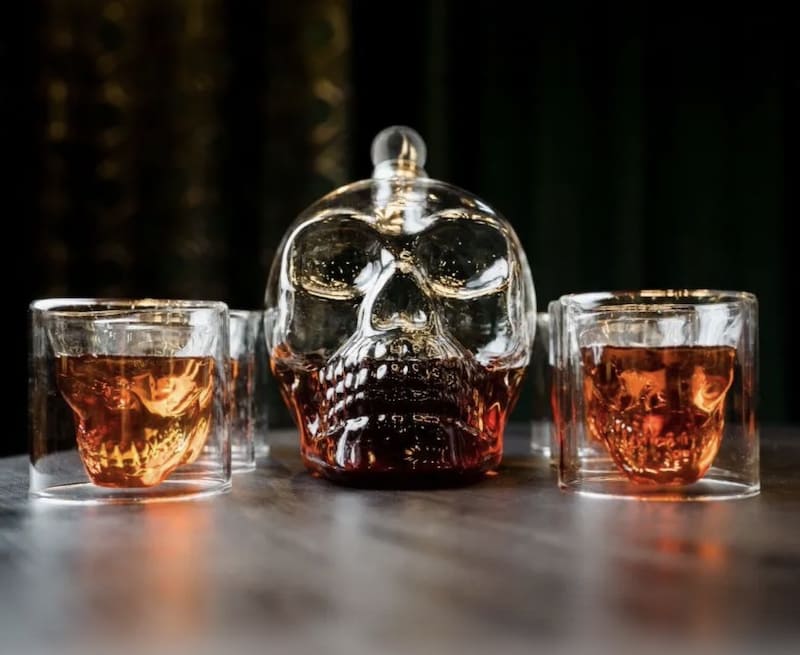 Decantador de whisky con forma de calavera y gafas 3D