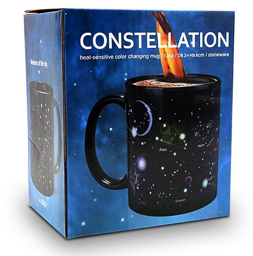 taza mágica cambiante con estrellas